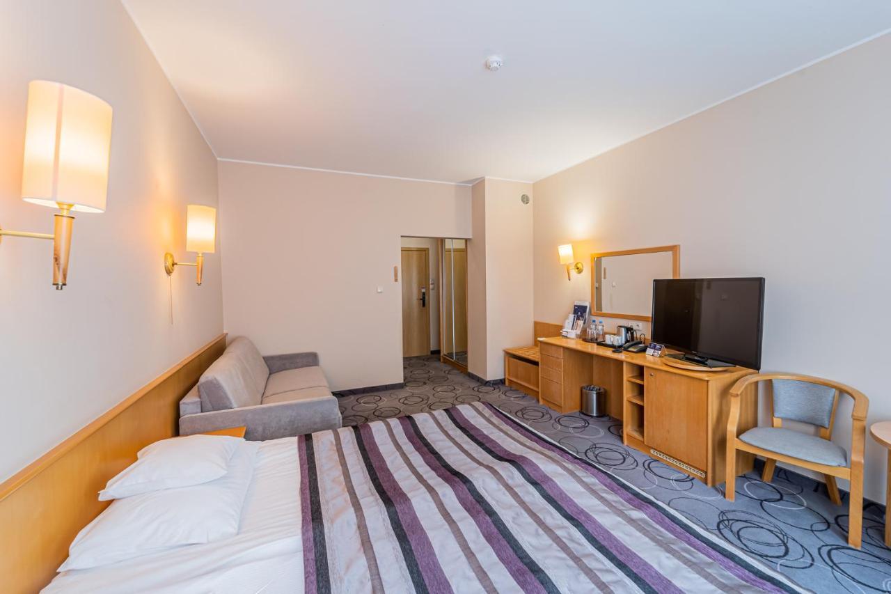 Hotel Senator Дзвижино Экстерьер фото